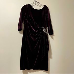 Alex Evenings Short Velvet Evening 3/4 sleeves.